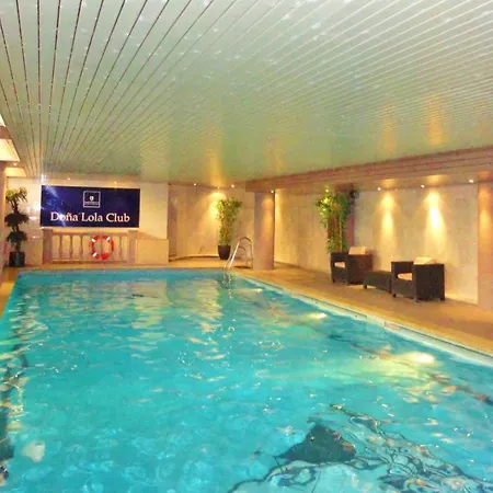Holiday home Dona Lola Sandra: Beachfront Retreat In Calahonda