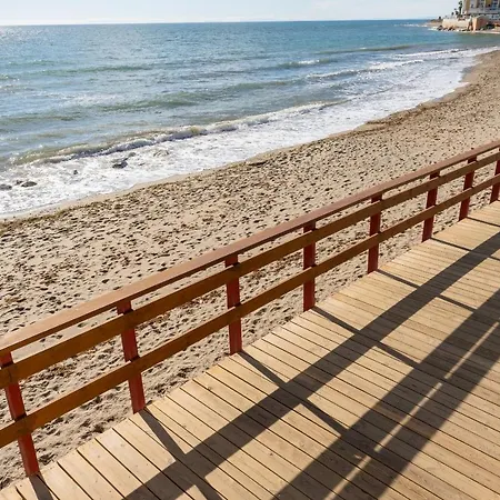 Holiday home Dona Lola Sandra: Beachfront Retreat In Calahonda Sitio de Calahonda