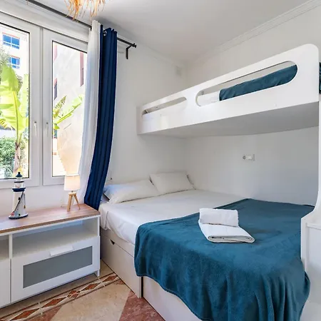 Dona Lola Sandra: Beachfront Retreat In Calahonda * Sitio de Calahonda